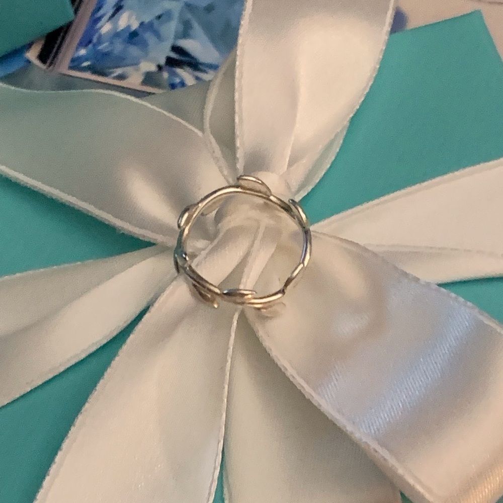 Tiffany & Co olive leaf ring size 5! SOLD!
